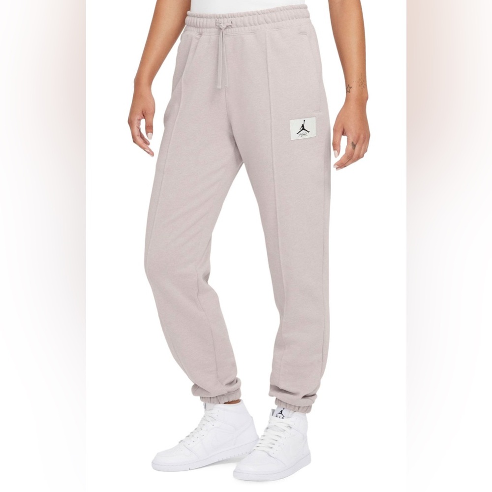 NWOT Jordan Flight Essentials Fleece Women's Jogger Pants in Moon Particle